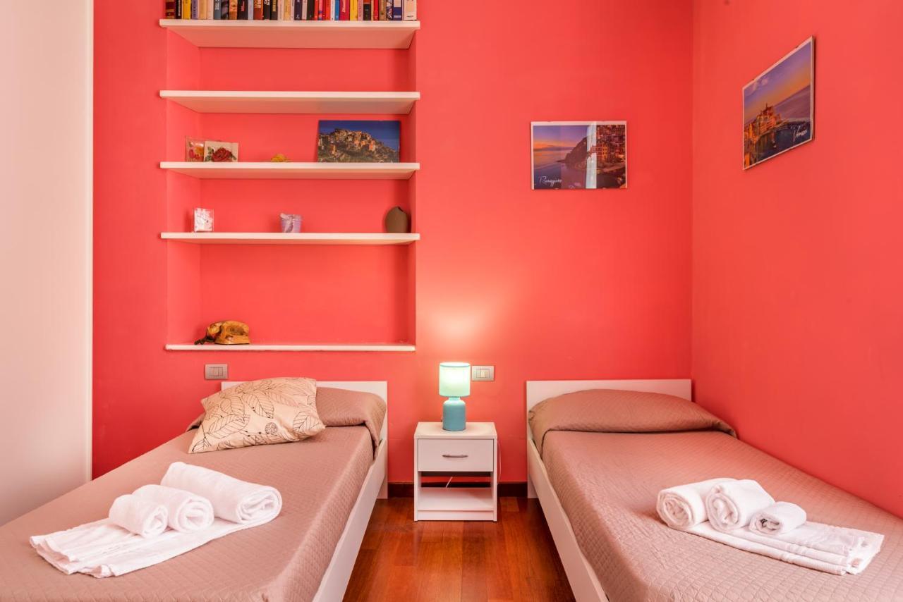 Holiday House La Spezia Bagian luar foto